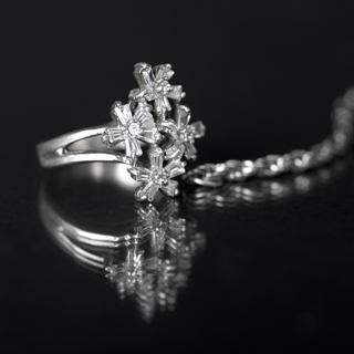 Metales aptos para el moldeado y el acabado decorativo, sin plomo ni cadmio.